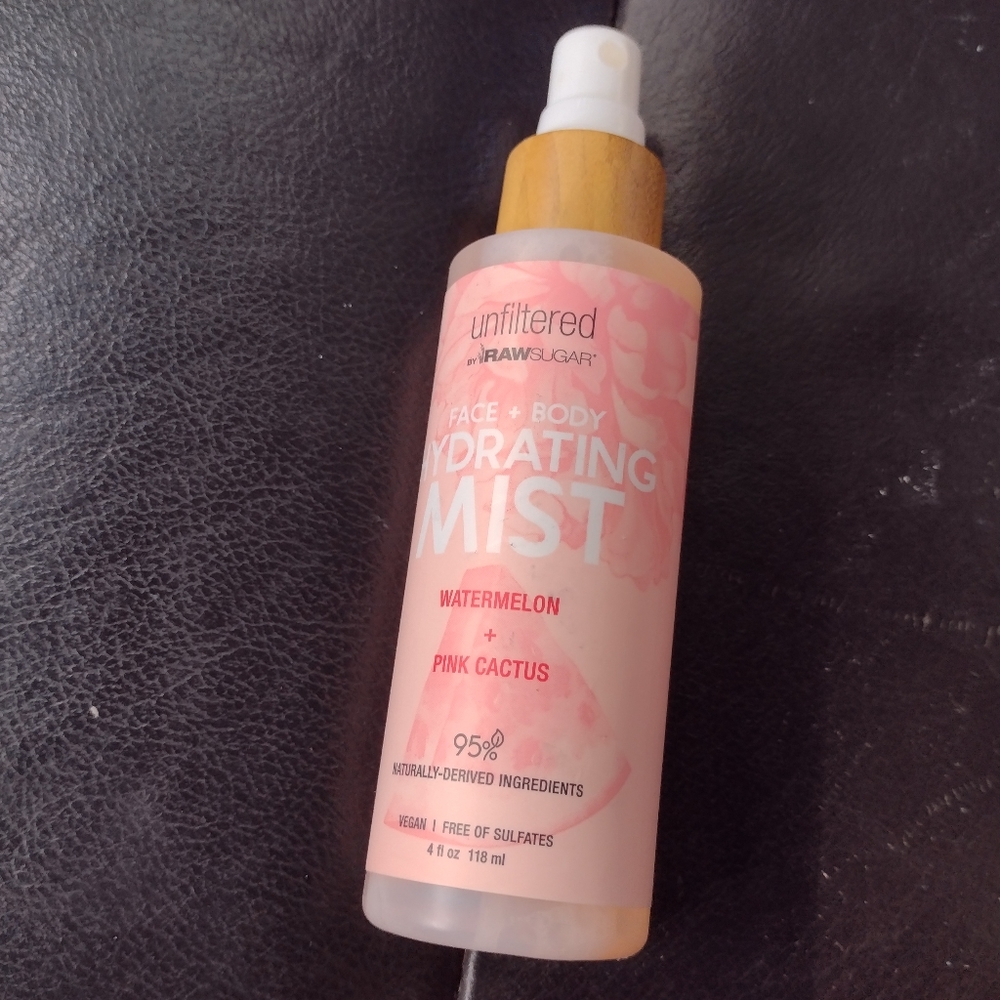 unfilteredRAWSUGARFACE BODYHYDRATINGMISTWATE